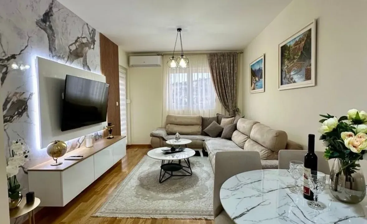Izdavanje, dvosoban stan, 55m², Zagorič, Podgorica