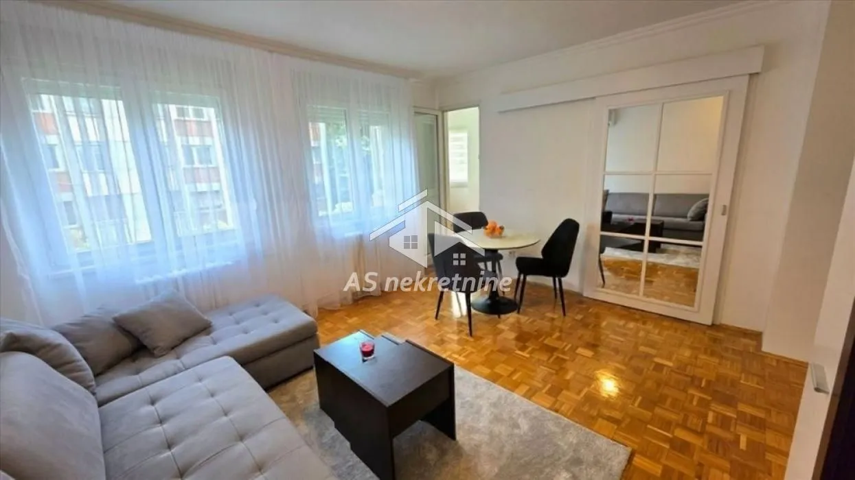 Izdavanje, dvosoban stan, 46m², Slavija, Vračar Sve Podlokacije