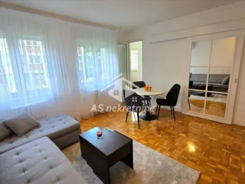 Izdavanje, dvosoban stan, 46m², Slavija, Vračar Sve Podlokacije - image 4