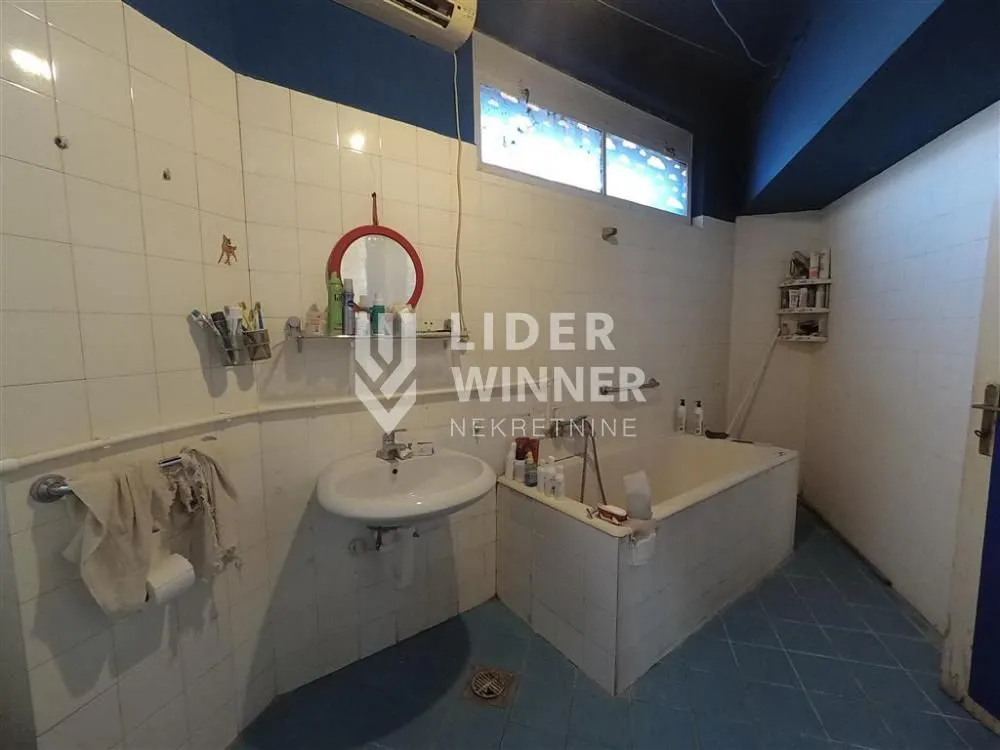 Sale, four bedroom apartment, 148m², Stari Grad, Beograd