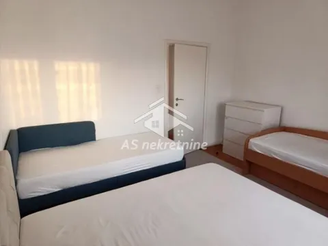 Izdavanje, trosoban stan, 80m², Savski Venac, Beograd - image 8