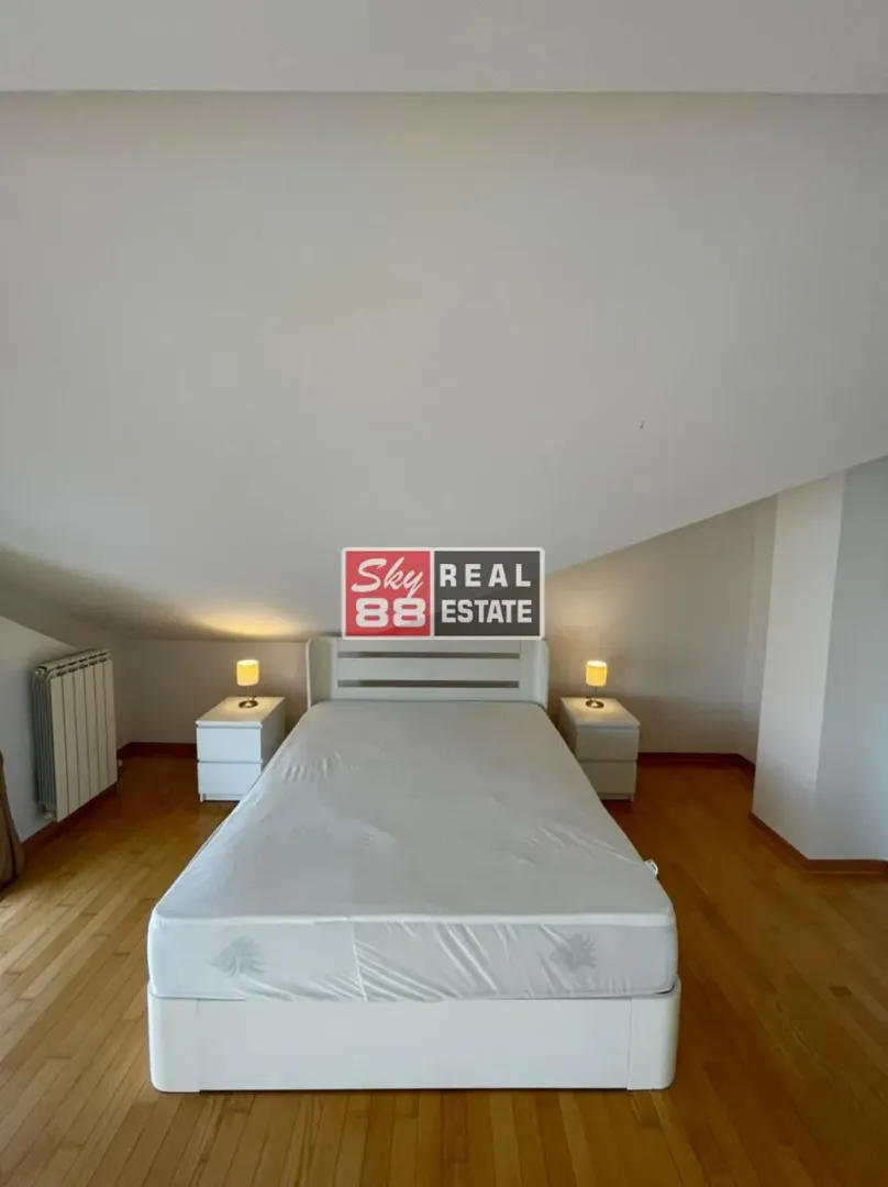 Izdavanje, kuća, 210m², Savski Venac, Beograd