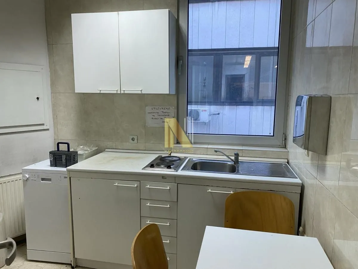 Rent, office space, 352m², Bulevar Oslobodjenja, Novi Sad Sve Podlokacije