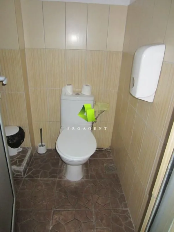Izdavanje, poslovni prostor, 130m², Centar, Niš