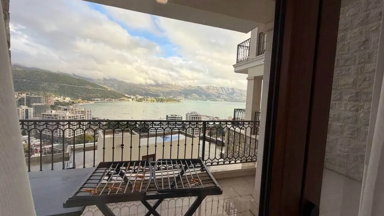 Sale, two bedroom apartment, 54m², Centar, Budva