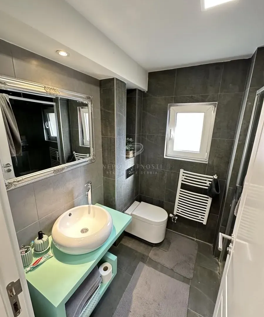 Sale, house, 300m², Lekino Brdo, Voždovac Sve Podlokacije
