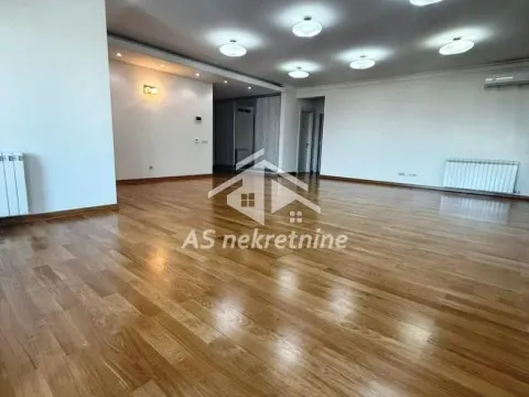 Izdavanje, četvorosoban stan, 155m², Senjak, Beograd - image 1