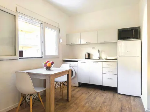 Izdavanje, jednosoban stan, 35m², Lazi, Budva - image 5