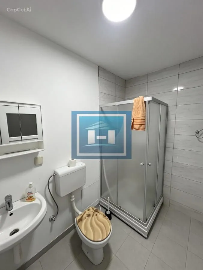 Rent, office space, 300m², Striško Naselje, Paraćin
