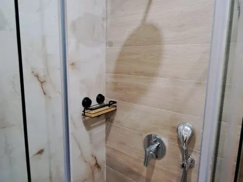 Izdavanje, jednosoban stan, 42m², Stari Aerodrom, Podgorica - image 9