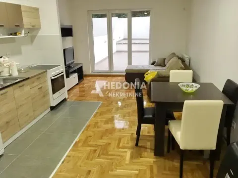 Stan in Zvezdara Sve Podlokacije