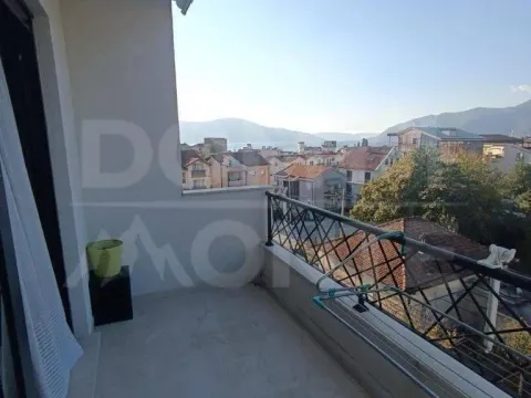 Izdavanje, dvosoban stan, 75m², Tivat, Crna Gora - image 3