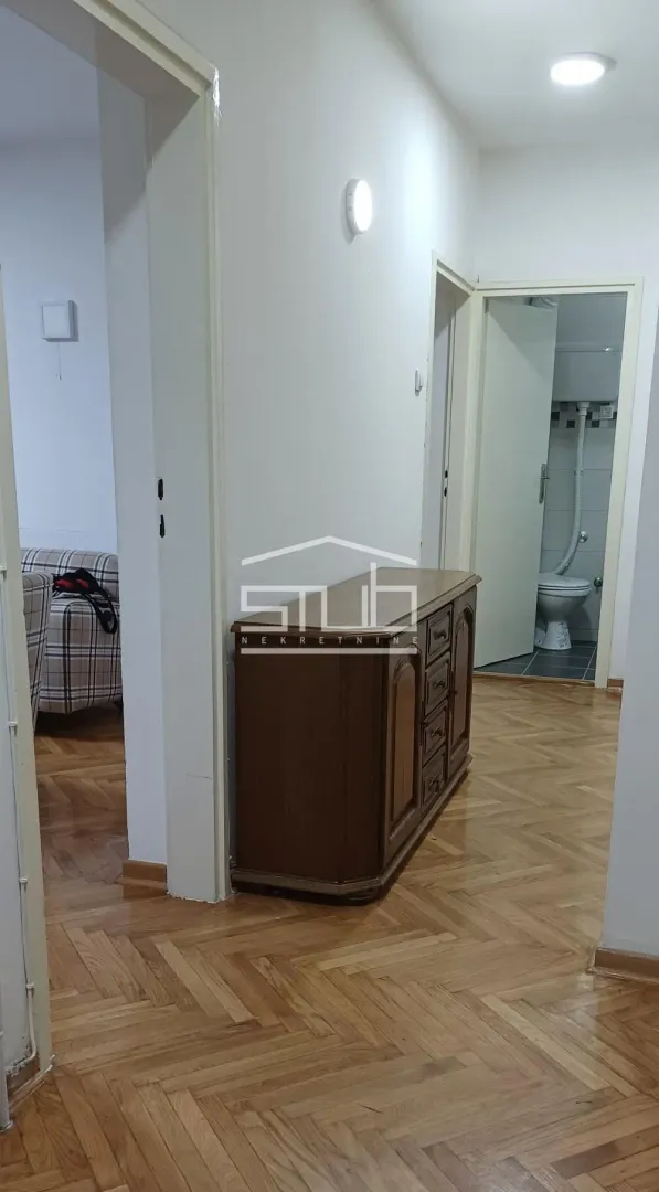 Rent, two bedroom apartment, 70m², Kalenić Pijaca, Vračar Sve Podlokacije