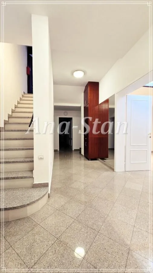 Rent, house, 290m², Voždovac Sve Podlokacije, Beograd