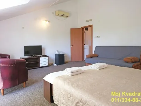 Sale, one bedroom apartment, 33m², Autokomanda, Voždovac Sve Podlokacije - image 4