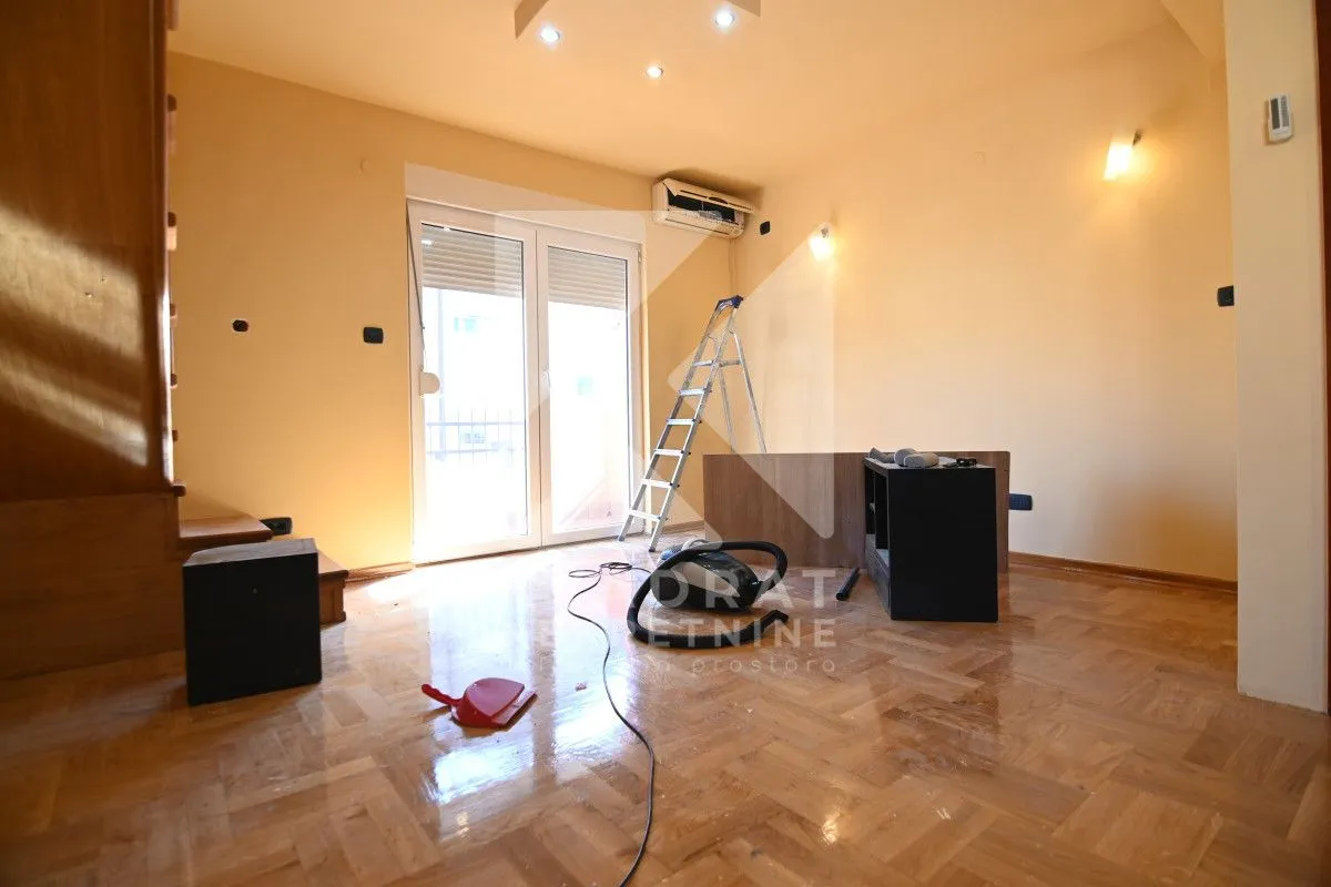 Izdavanje, trosoban stan, 100m², Zagorič, Podgorica