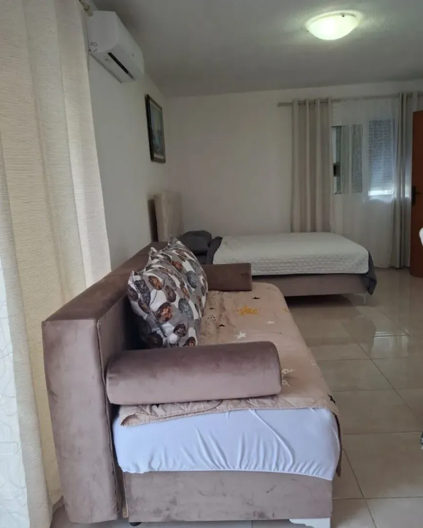 Izdavanje, garsonjera, 35m², Dumidran, Tivat