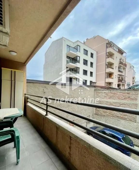 Izdavanje, dvosoban stan, 50m², Đeram Pijaca, Beograd