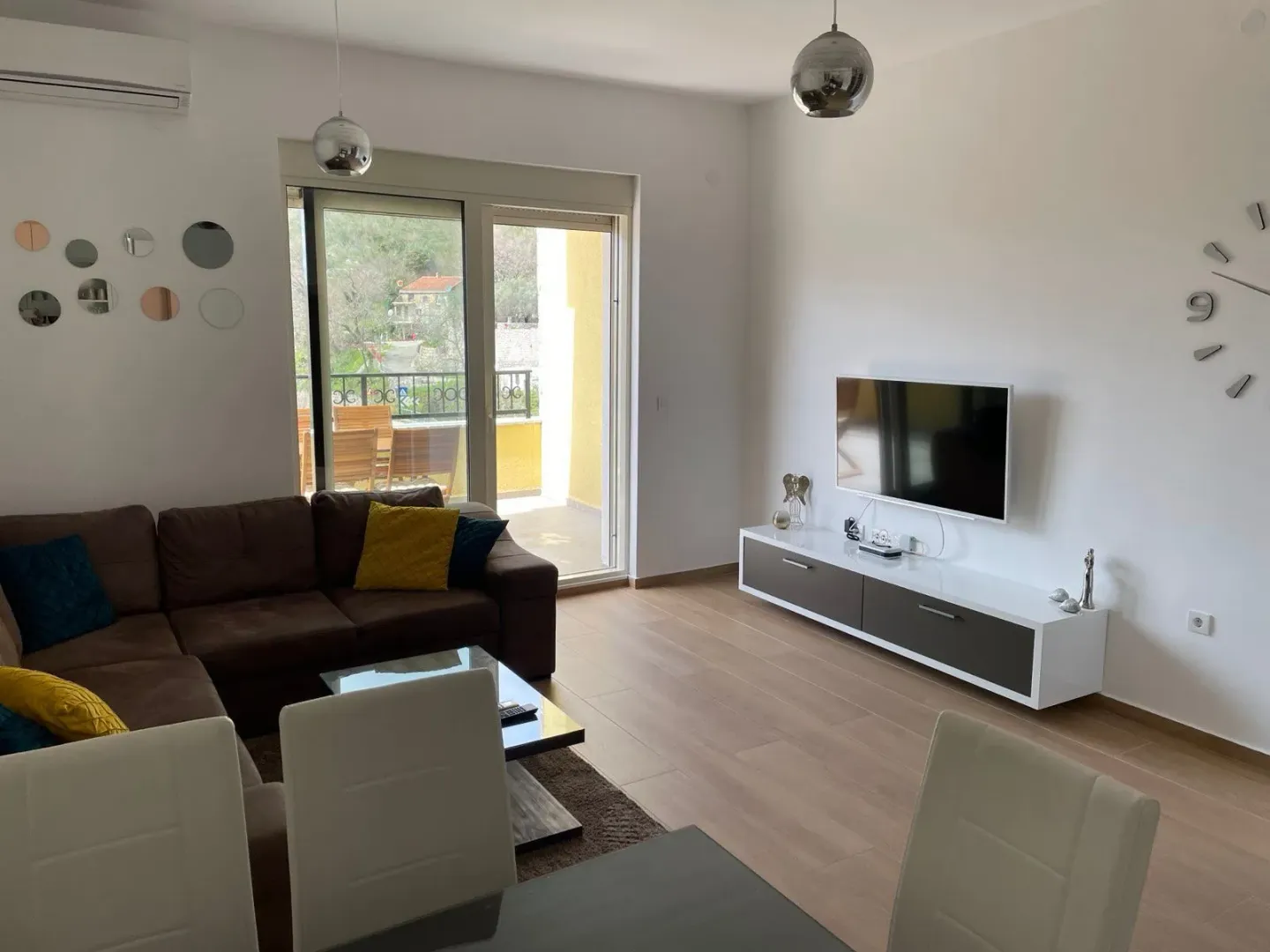 Izdavanje, jednosoban stan, 63m², Pržno, Budva