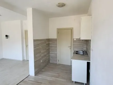Izdavanje, dvosoban stan, 52m², Podgorica, Crna Gora - image 8