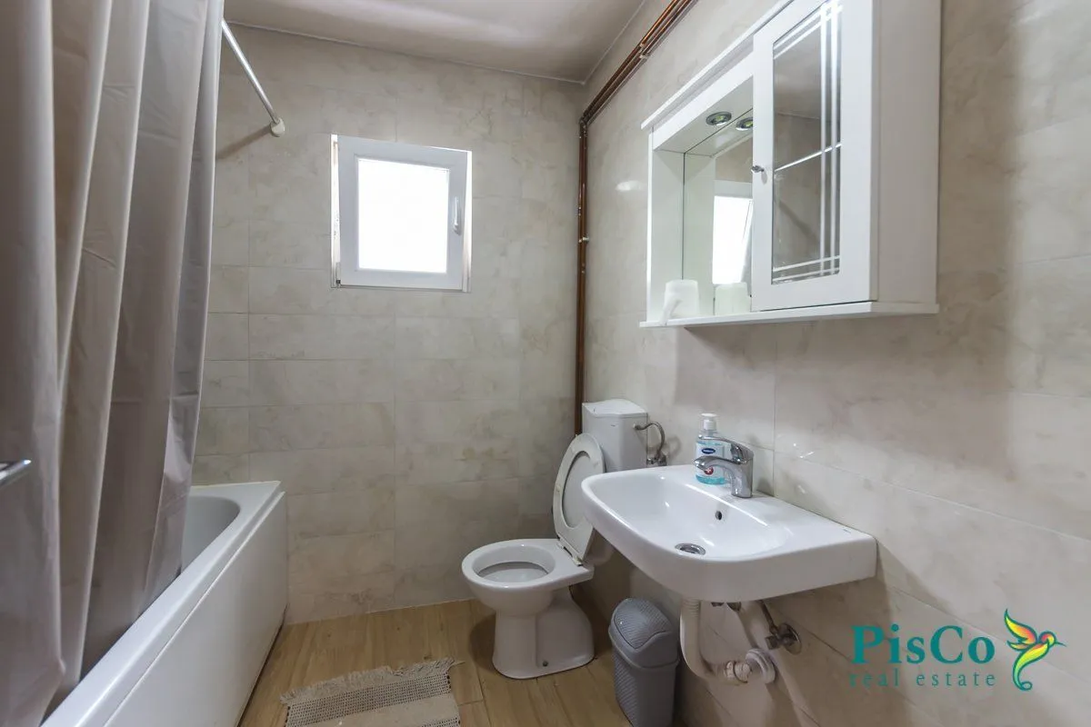 Rent, house, 180m², Blok 9, Podgorica