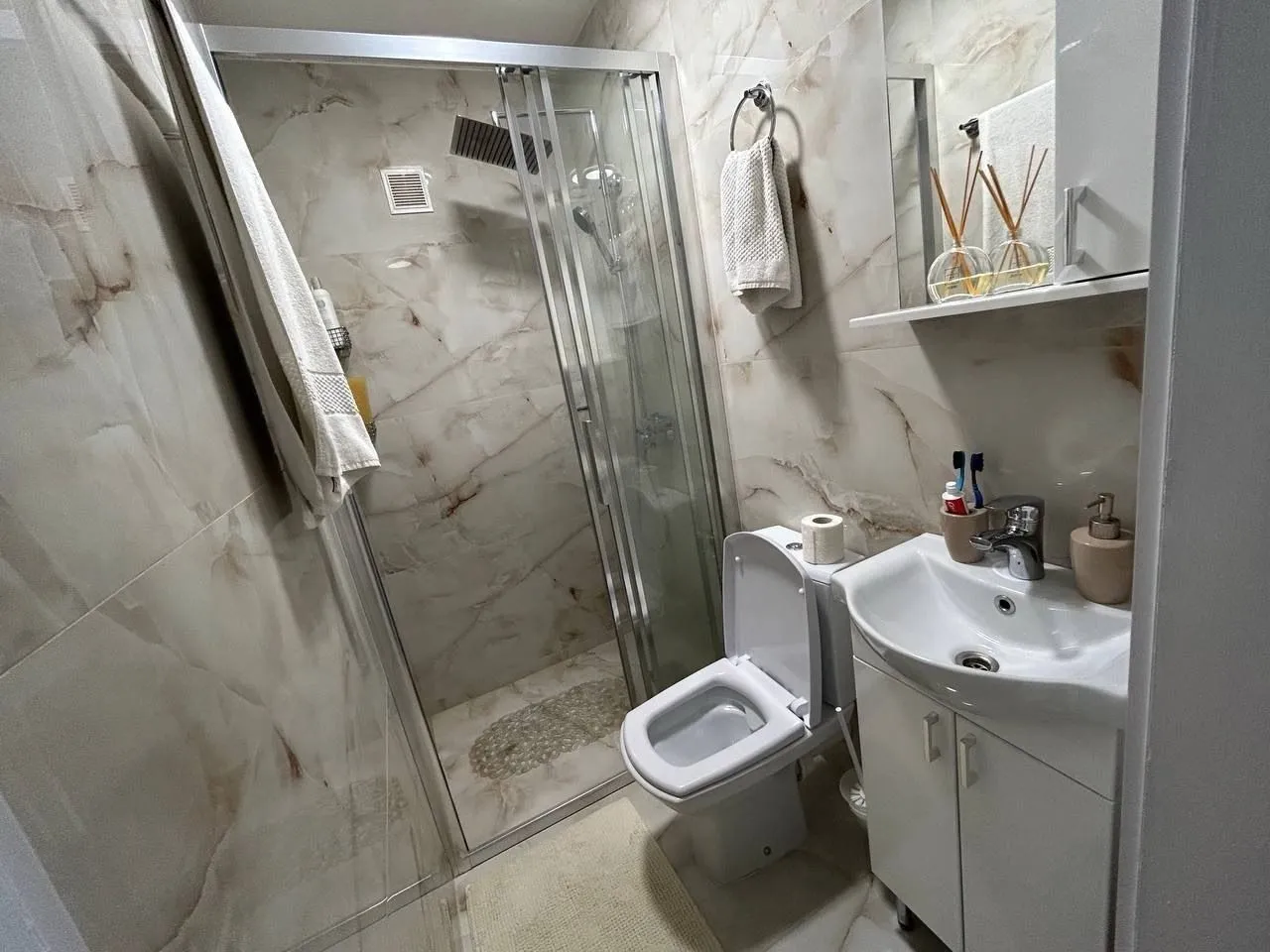 Prodaja, dvosoban stan, 83m², Tivat, Crna Gora