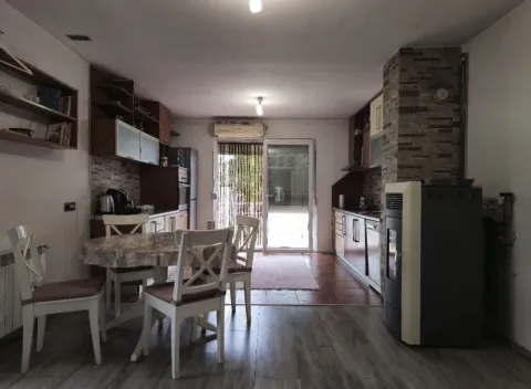 Prodaja, kuća, 289m², Tološi, Podgorica - image 4