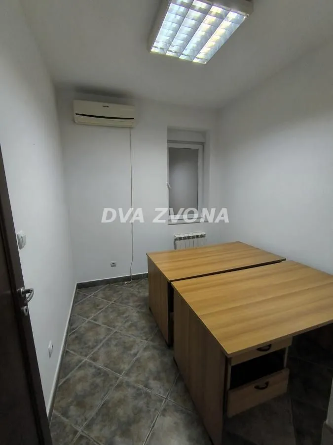 Prodaja, četvorosoban stan, 70m², Salajka, Novi Sad Sve Podlokacije