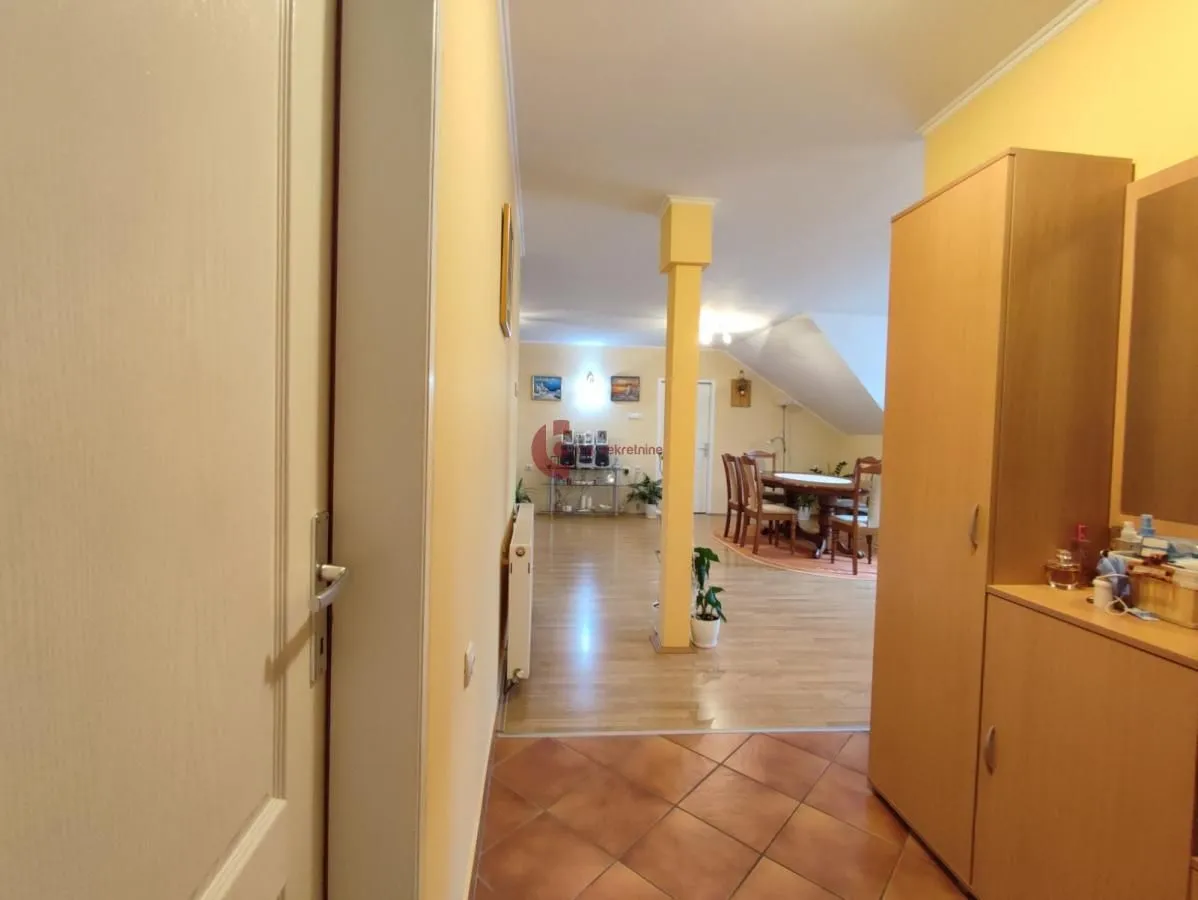 Prodaja, kuća, 224m², Dudova Šuma, Subotica