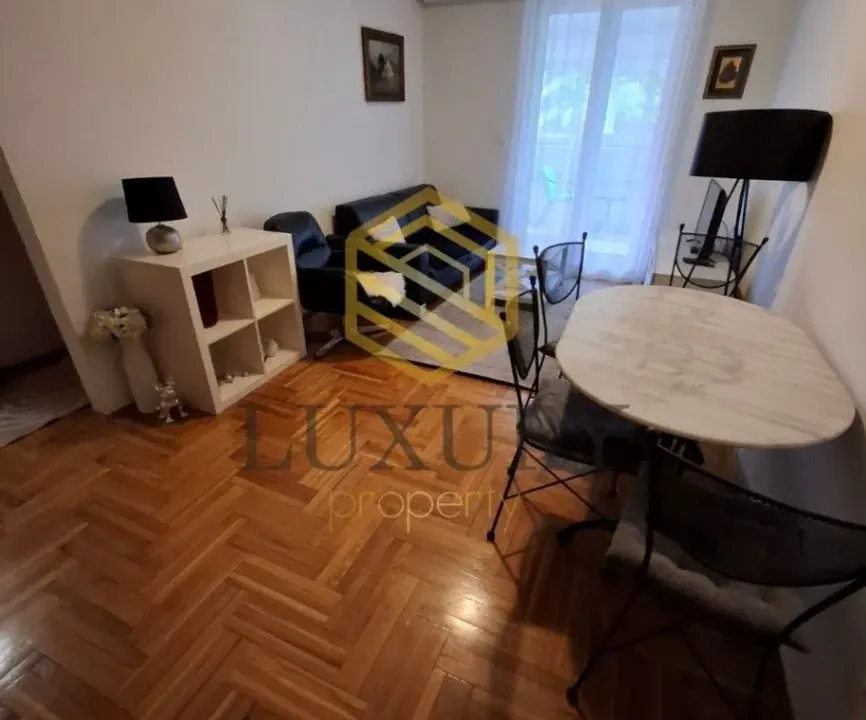 Izdavanje, jednosoban stan, 47m², Stari Aerodrom, Podgorica