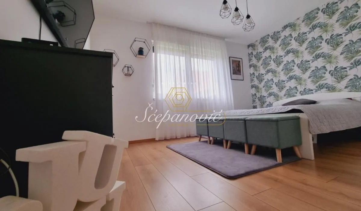 Prodaja, četvorosoban stan, 100m², Adice, Novi Sad Sve Podlokacije