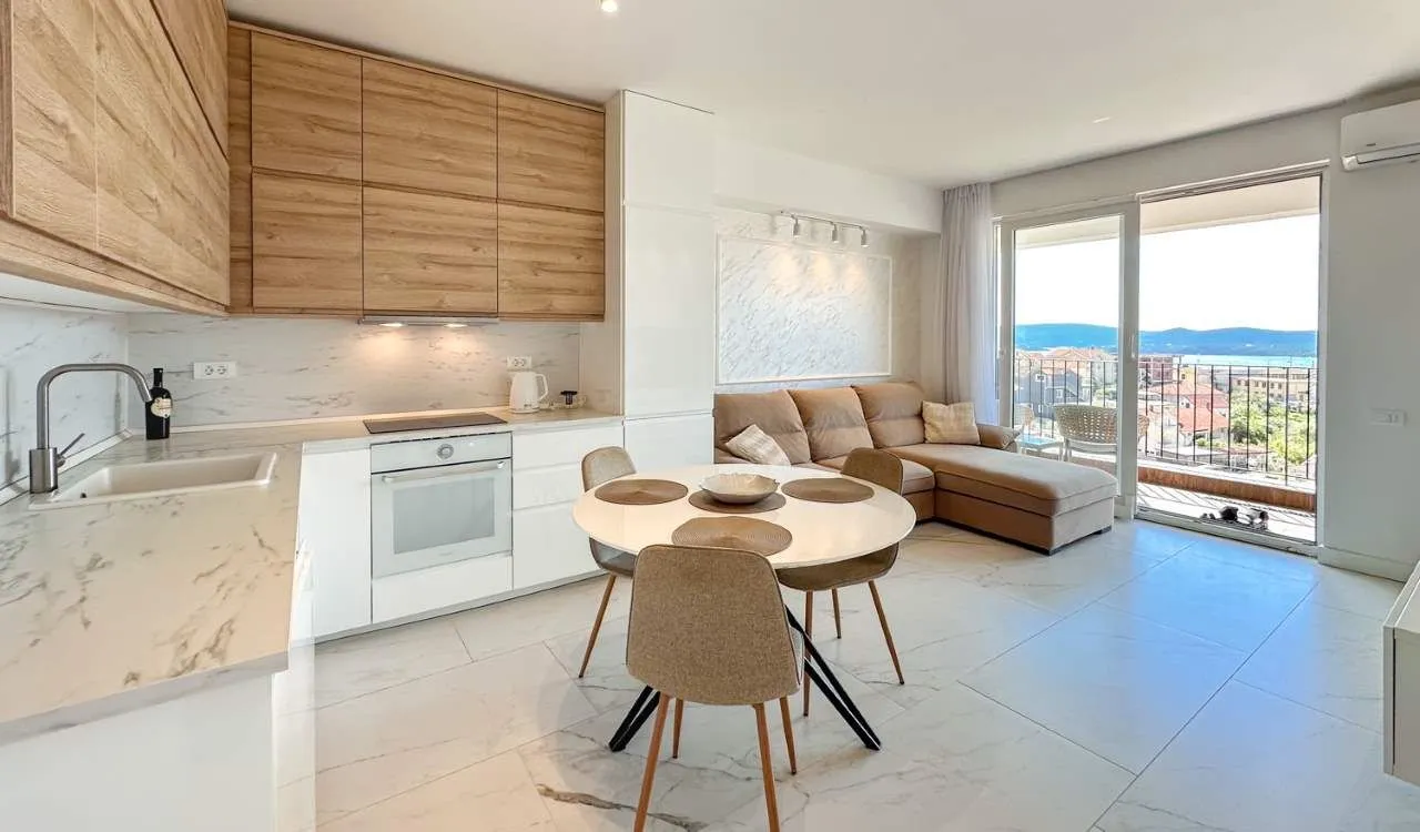 Prodaja, dvosoban stan, 66m², Tivat, Crna Gora