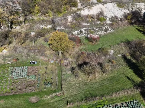 Zemljište in Njeguši