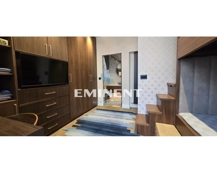 Sale, four bedroom apartment, 120m², Savski Venac, Beograd