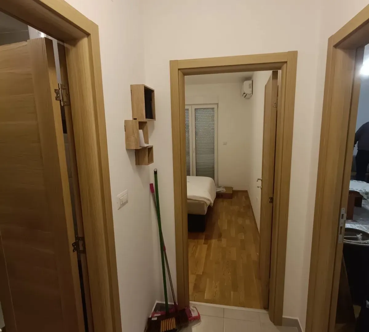 Izdavanje, jednosoban stan, 50m², Stari Aerodrom, Podgorica