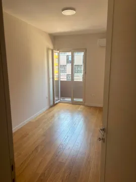 Izdavanje, dvosoban stan, 70m², Central Point, Podgorica - image 1