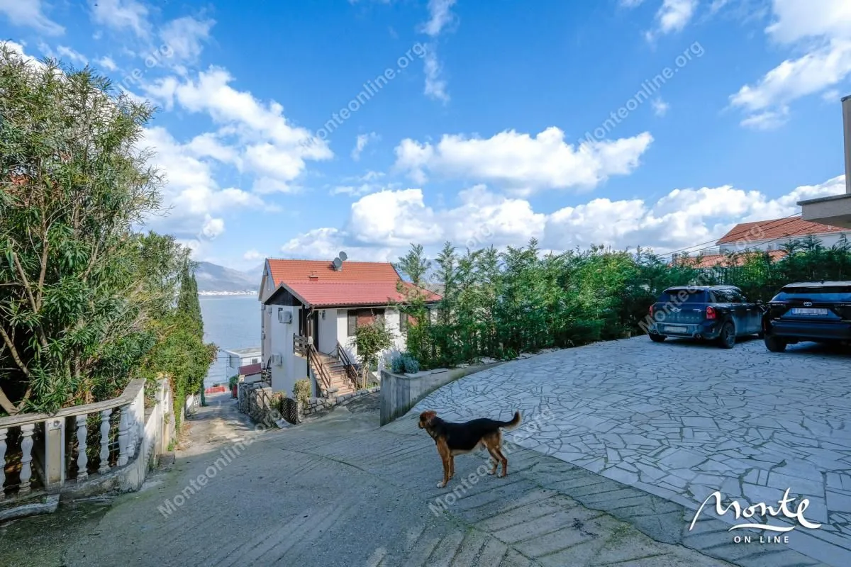 Prodaja, kuća, 210m², Krašići, Tivat