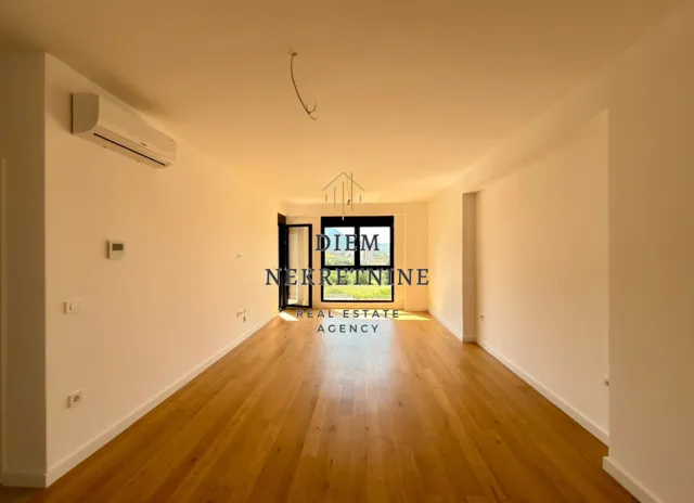 Sale, one bedroom apartment, 55m², Centar, Bar