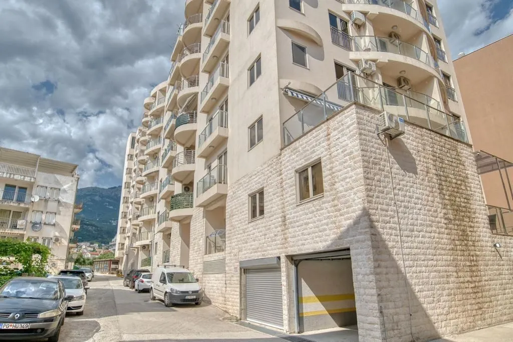 Rent, studio apartment, 40m², Budva, Crna Gora