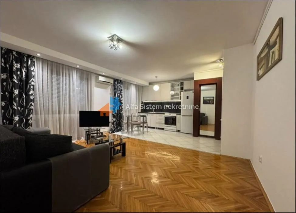 Izdavanje, trosoban stan, 70m², Stari Grad, Beograd