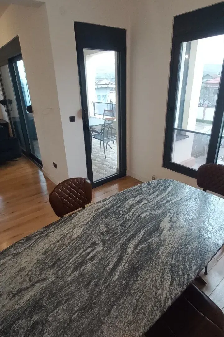Prodaja, kuća, 270m², Gornja Gorica, Podgorica
