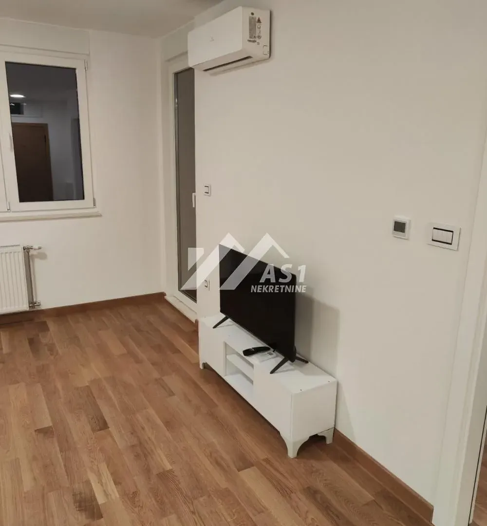 Izdavanje, dvosoban stan, 45m², Grbavica, Novi Sad Sve Podlokacije