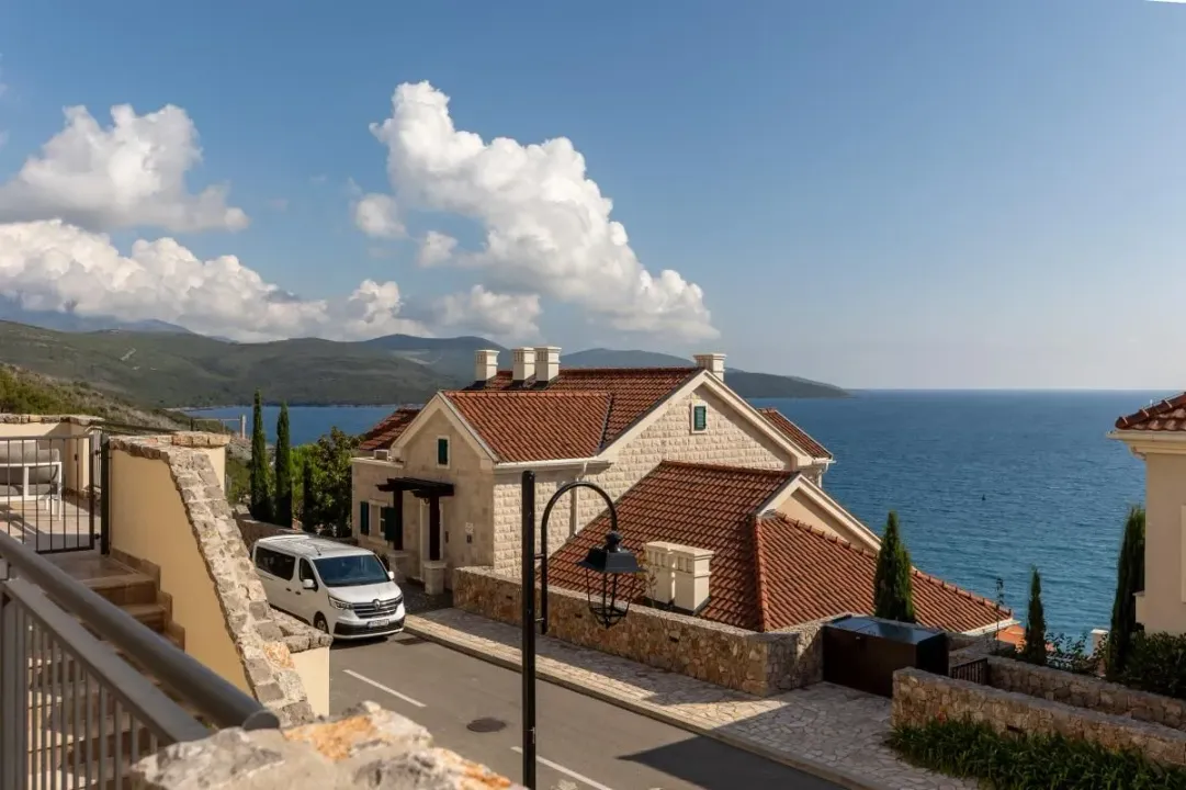 Sale, two bedroom apartment, 94m², Luštica Bay, Tivat