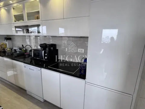 Izdavanje, četvorosoban stan, 140m², Šumice, Beograd - image 2