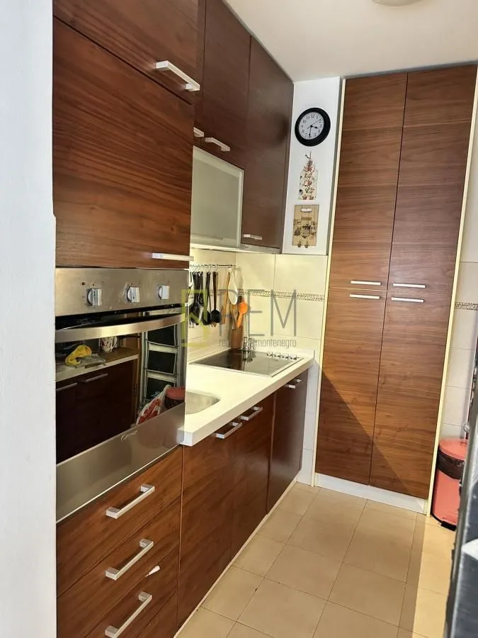 Prodaja, trosoban stan, 81m², Stari Aerodrom, Podgorica