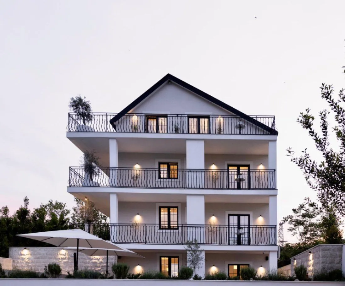 Prodaja, dvosoban stan, 98m², Tivat, Crna Gora