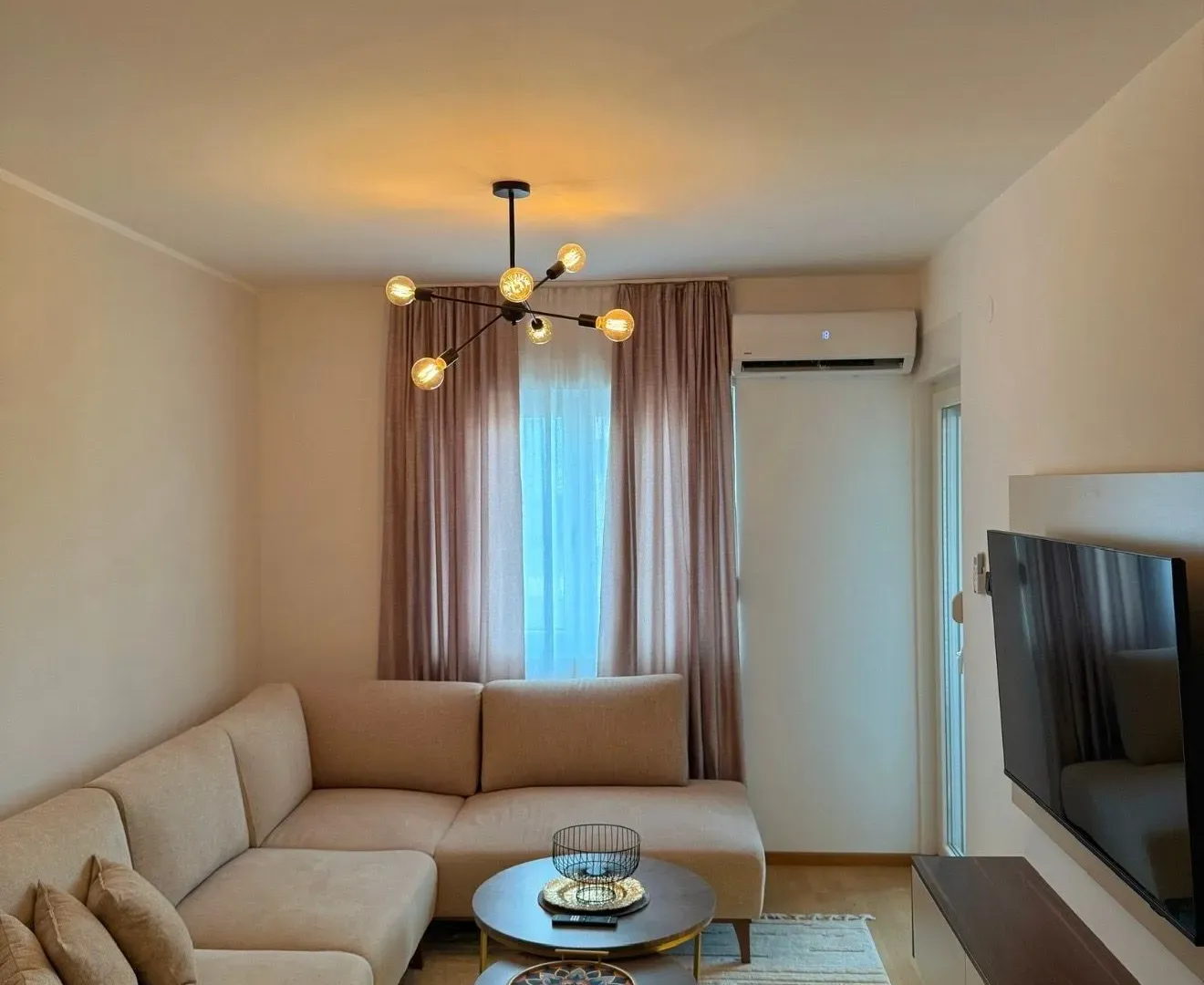 Izdavanje, jednosoban stan, 45m², Zabjelo, Podgorica