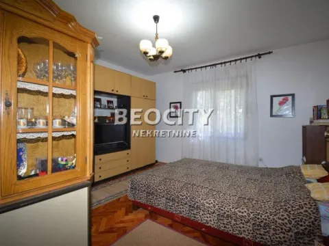 Sale, house, 770m², Glumčevo brdo, Barajevo - image 2
