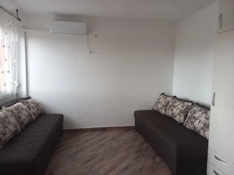 Izdavanje, garsonjera, 30m², Centar, Tivat - image 6