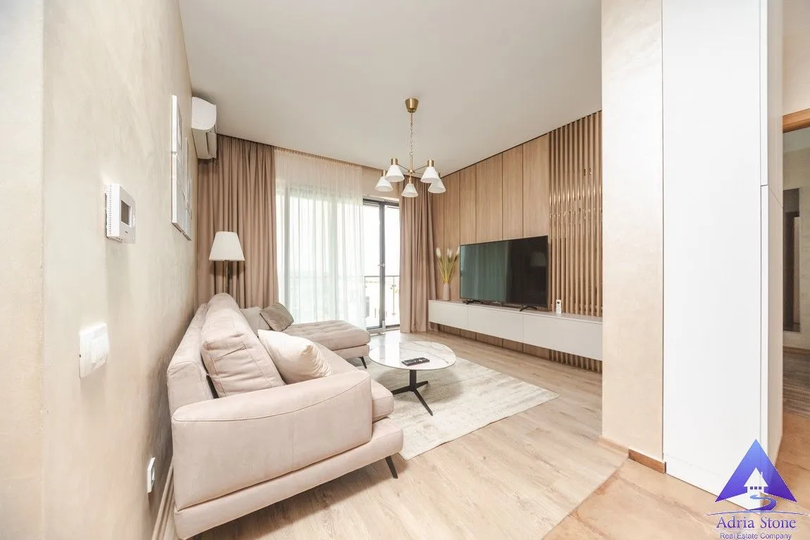 Rent, two bedroom apartment, 74m², Bečići, Budva